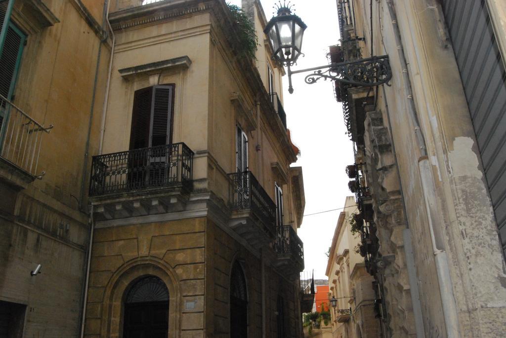 Palazzo Del Centro Acomodação com café da manhã Lecce Exterior foto